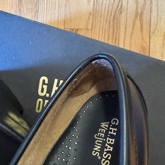 G.H. Bass & Co. Larson Weejuns Classic Black Leather Loafers - Picture 6 of 8